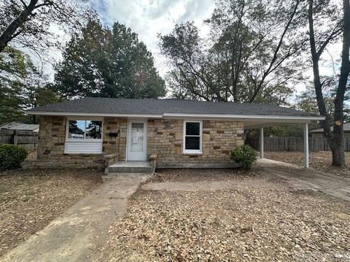 611 College Street, Lonoke, AR, 72086 | Card Image