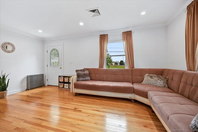 54 Mcmullen Ave, House other with 3 bedrooms, 2 bathrooms and 4 parking in Stamford CT | Image 15