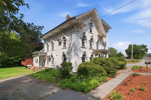 386 Pembroke St, Pembroke, NH, 03275-3236 | Card Image