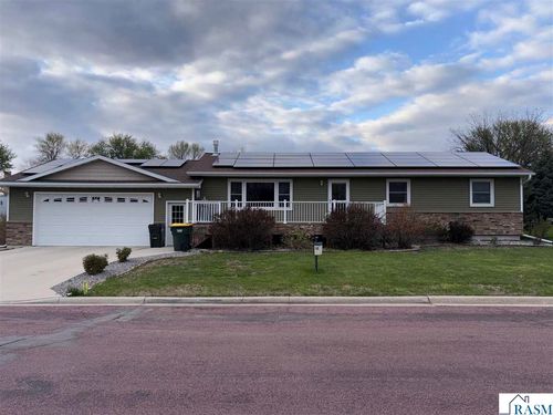 219 5th St Se, Madelia, MN, 56062-1646 | Card Image