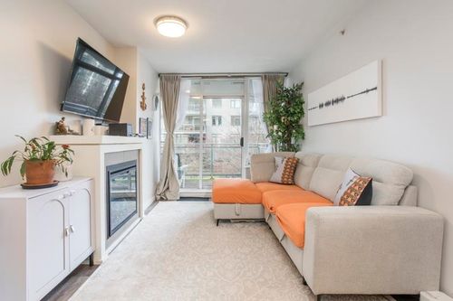 1009-888 Carnarvon St, New Westminster, BC, V3M0C6 | Card Image