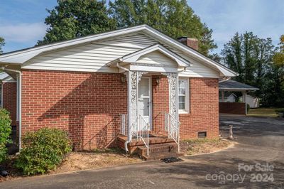 102 Stowe Road, House other with 4 bedrooms, 2 bathrooms and null parking in Belmont NC | Image 2