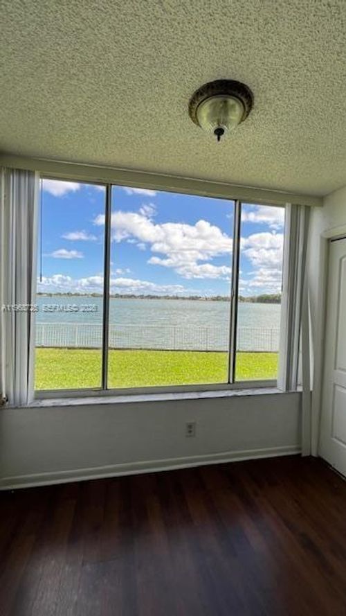 104-2811 N Oakland Forest Dr, Oakland Park, FL, 33309-6438 | Card Image