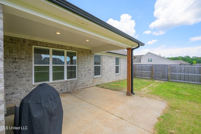 Covered Back Patio | Image 36