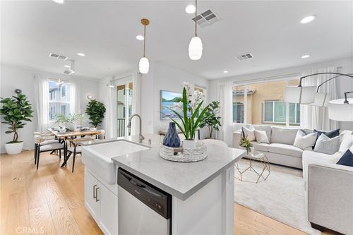 10553 Acorn Pl, Los Alamitos, CA, 90720-4971 | Card Image