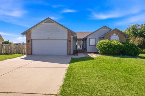 851 Meadowlark Ln, Newton, KS, 67114-5629 | Card Image