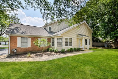 49 Jericho Ln, Batavia, IL, 60510-7601 | Card Image