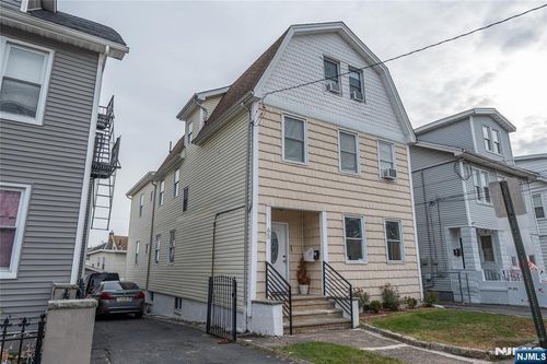 65 Grove St, Bloomfield, NJ, 07003-6496 | Card Image