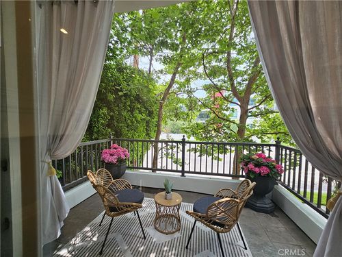 unit-105-5101 Whitsett Ave, Valley Village, CA, 91607-3080 | Card Image