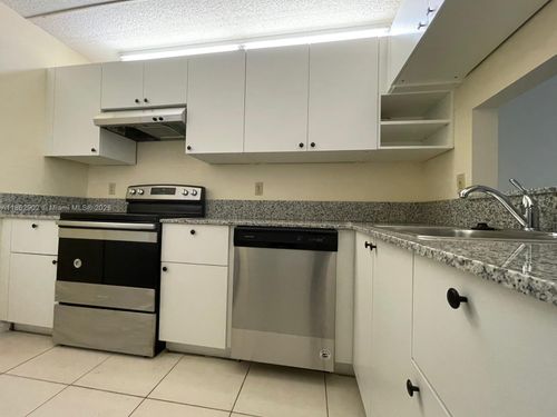 820-820 Twin Lakes Dr, Coral Springs, FL, 33071-5301 | Card Image