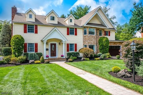 11 Cape Ct, Metuchen, NJ, 08840-1013 | Card Image
