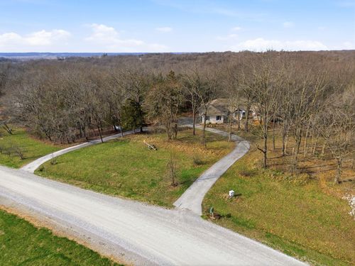 2615 S Lizzie Ln, ROCHEPORT, MO, 65279-9454 | Card Image