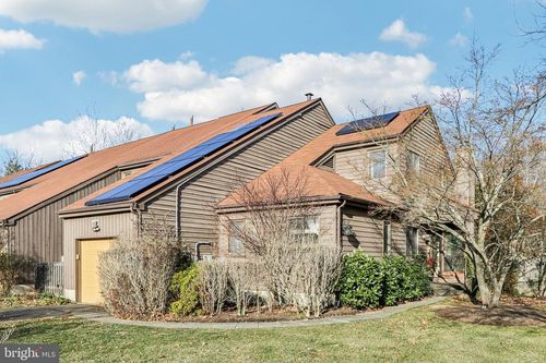 18 Jacob Ct, Ewing, NJ, 08628-3342 | Card Image