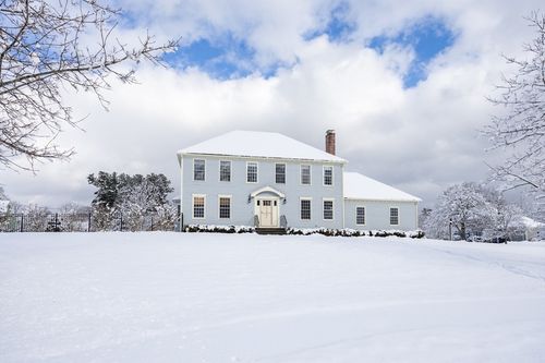 7 Lone Oak Cir, Holliston, MA, 01746-2072 | Card Image
