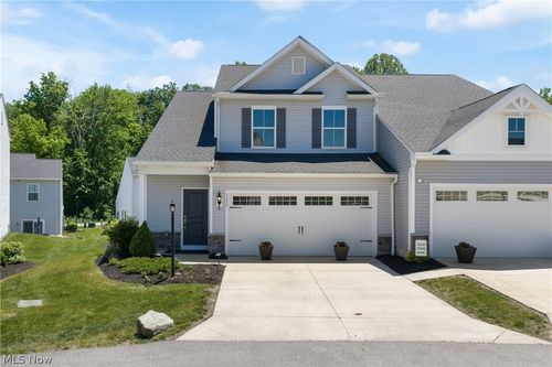 1357 Maple Grove Ln, Green, OH, 44685-8153 | Card Image