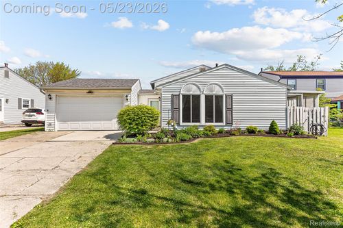 5465 New Meadow Dr, Ypsilanti, MI, 48197-8325 | Card Image