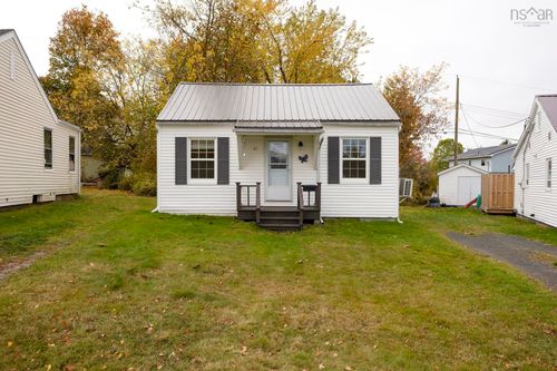 21 Highland Dr, New Glasgow, NS, B2H4C3 | Card Image