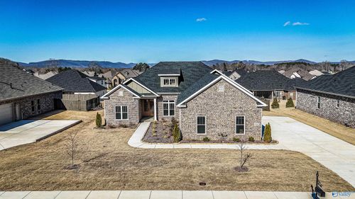 8063 Goose Ridge Dr Se, Owens Cross Roads, AL, 35763-8882 | Card Image