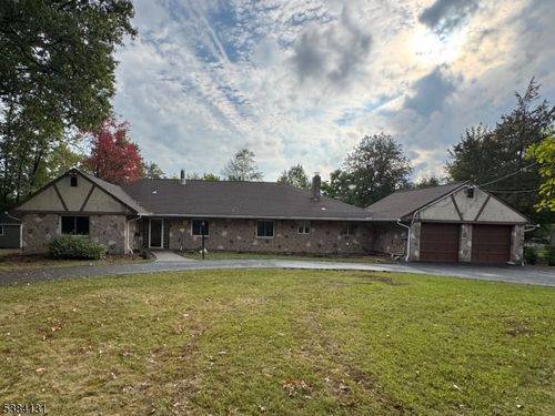 111 Lake Dr E, Wayne, NJ, 07470-4229 | Card Image