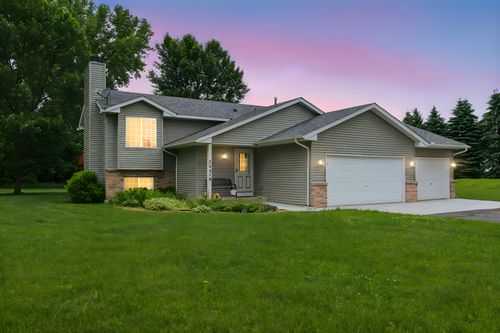 28510 Jeffrey Ave, Chisago City, MN, 55013-9680 | Card Image