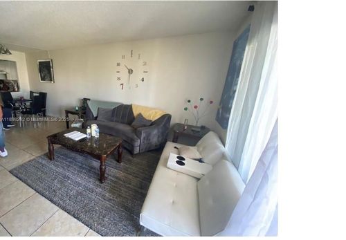 apt-202-911 Ne 209th Ter, Miami, FL, 33179-1229 | Card Image