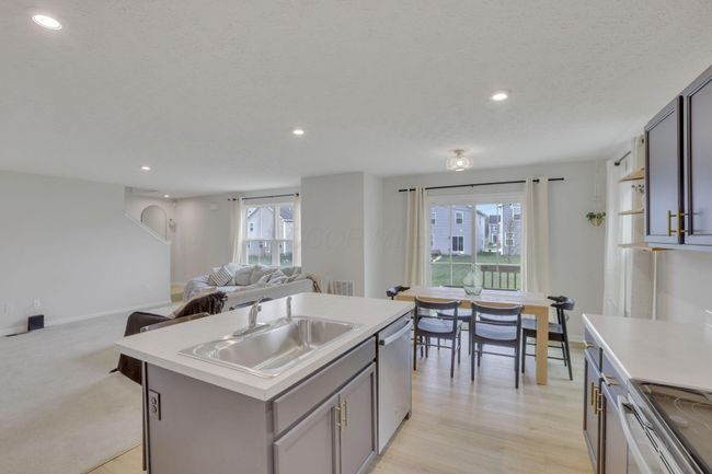 8568 Gable Loop, Condo with 4 bedrooms, 3 bathrooms and null parking in Canal Winchester OH | Image 18