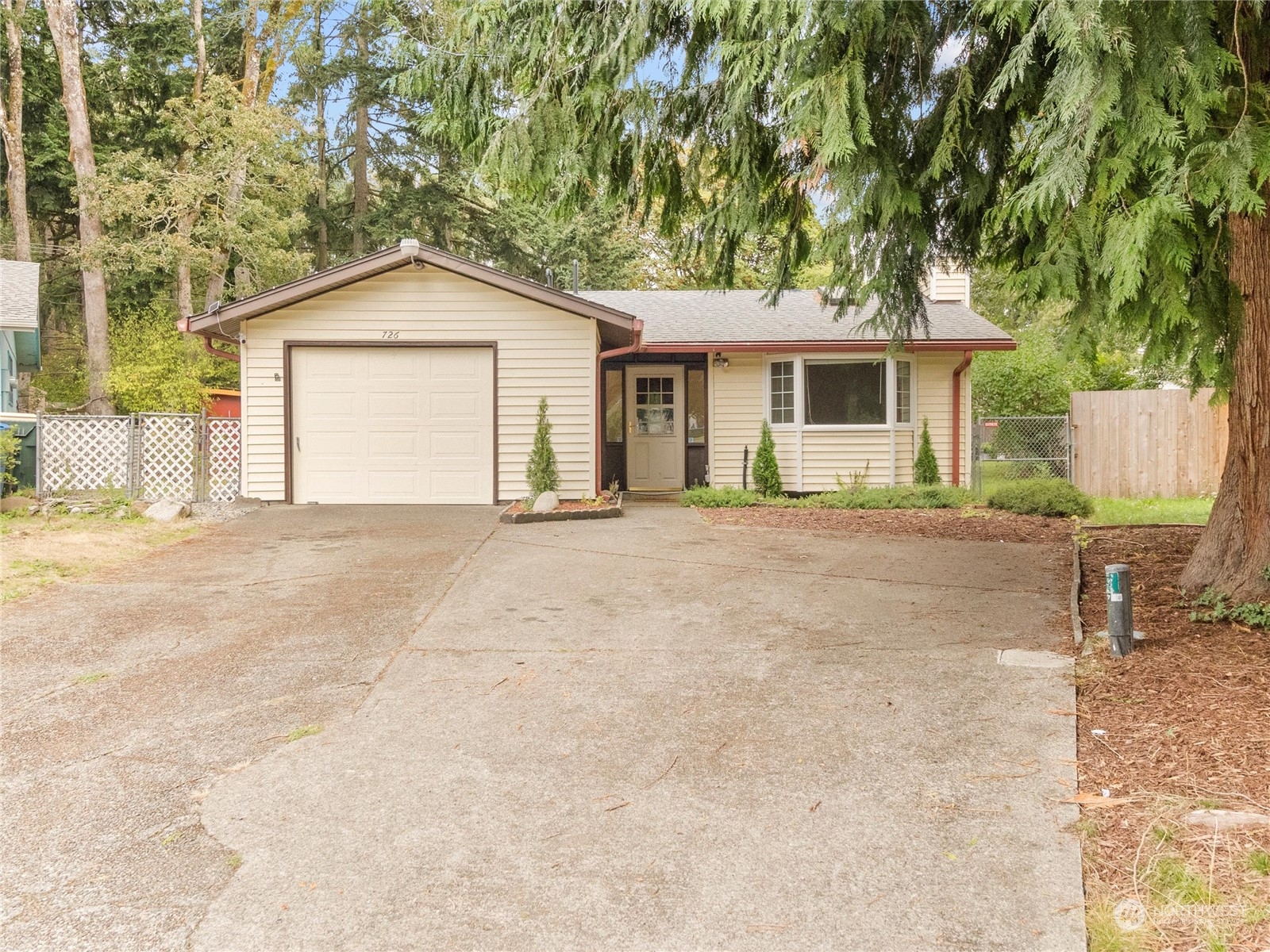 Oakcrest Ct, Lacey, WA 98503