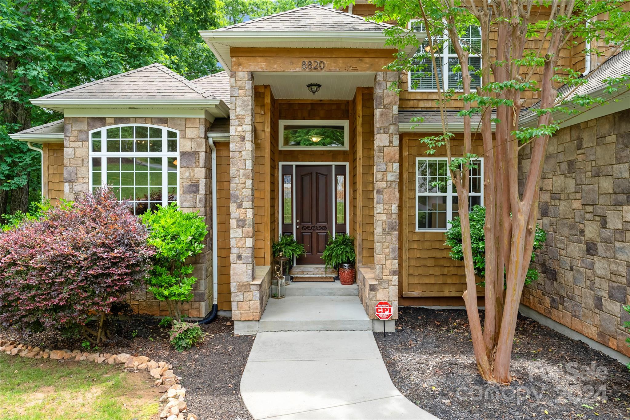 Crosstimbers Dr, Charlotte, NC 28215