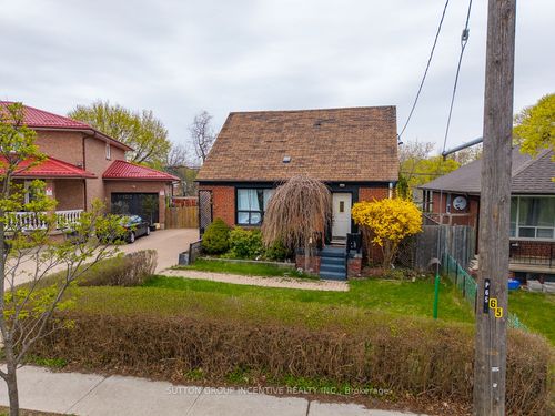 65 Barrhead Cres, Etobicoke, ON, M9W3Z8 | Card Image