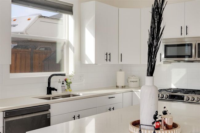 6517 Noblewood Pl, House other with 4 bedrooms, 3 bathrooms and 4 parking in Sooke BC | Image 14