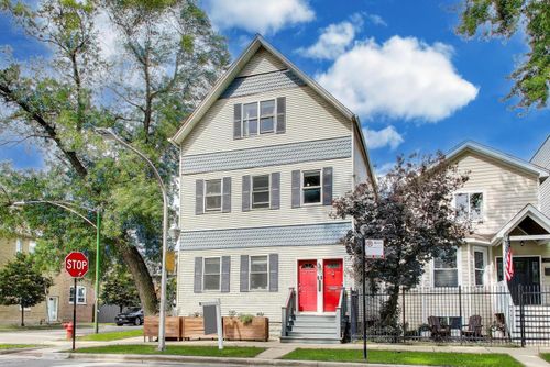 2-3000 N Hoyne Ave, CHICAGO, IL, 60618-8214 | Card Image