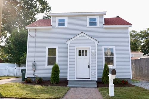 13 Lakeview Dr, Greenville, RI, 02828-2707 | Card Image
