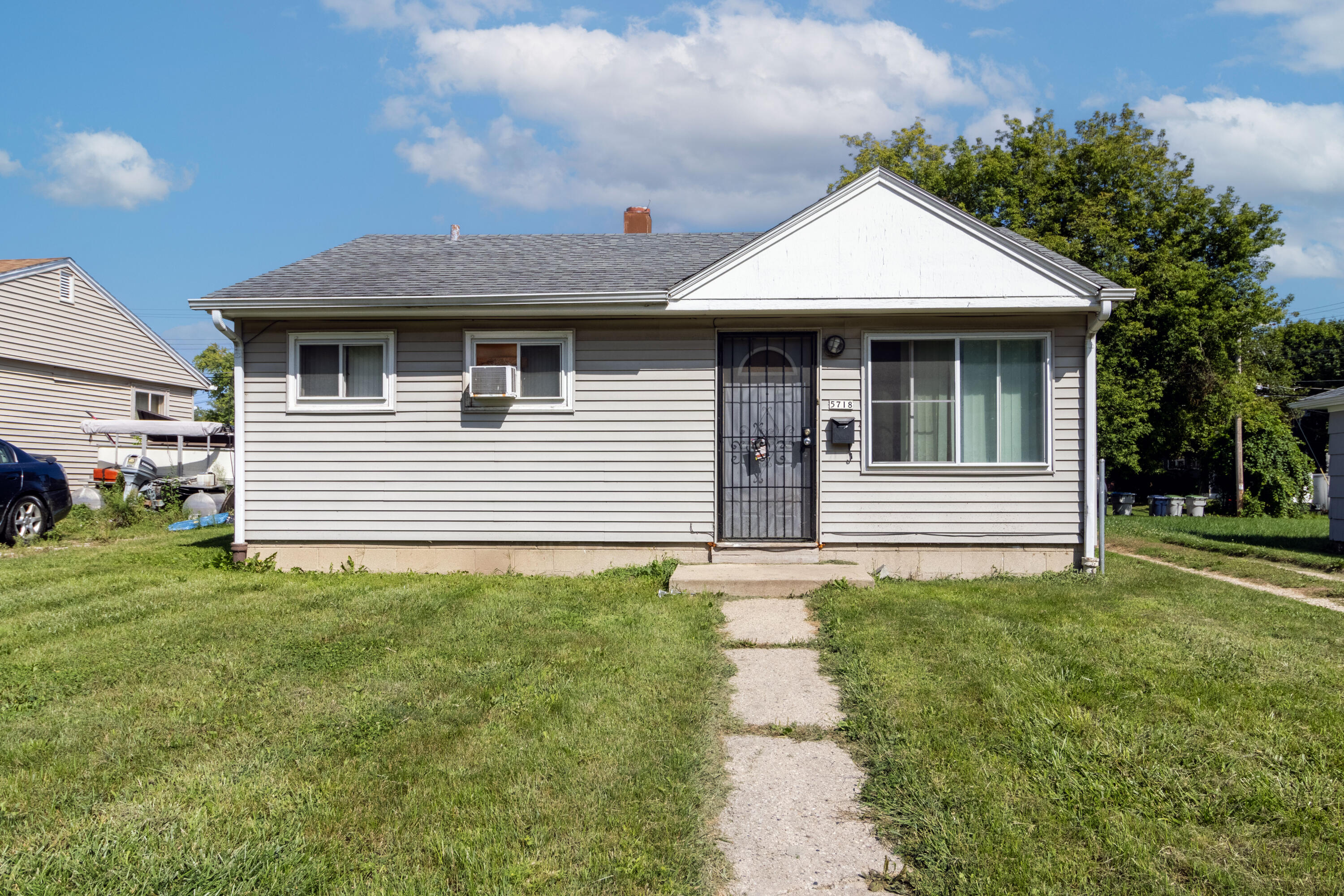 61st St, Milwaukee, WI 53218