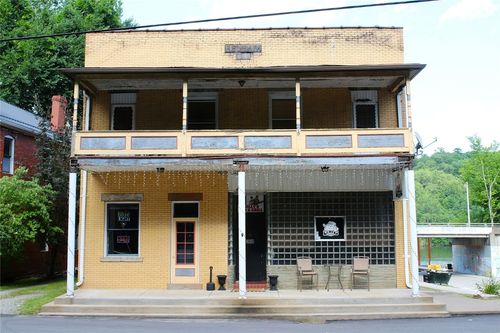 550 Front St, Fredericktown, PA, 15333-2147 | Card Image