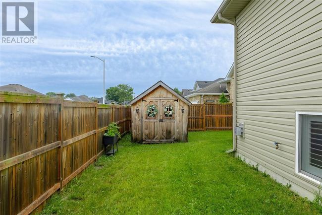4052 Applewood Dr, House other with 5 bedrooms, 3 bathrooms and null parking in Petrolia ON | Image 13