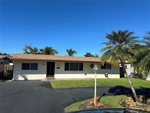8811 Nw 16th St, Pembroke Pines, FL, 33024-4729 | Card Image