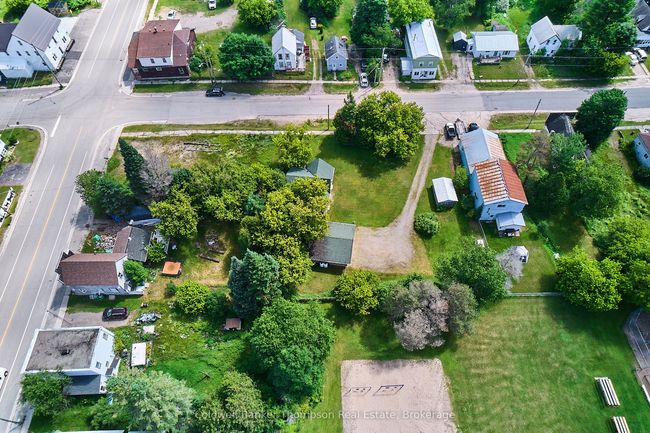 2148 Stisted Rd S, House other with 3 bedrooms, 2 bathrooms and 6 parking in Sprucedale ON | Image 31