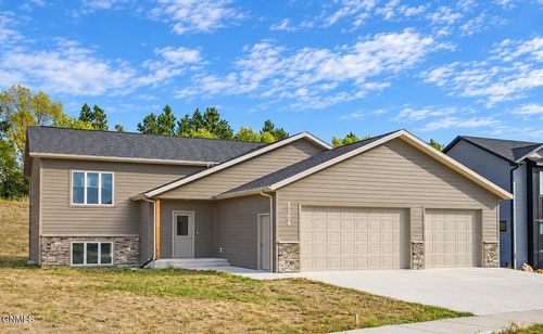 5304 Cobalt Dr, Bismarck, ND, 58503-8115 | Card Image