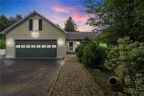 7546 Manlius Center Rd, Kirkville, NY, 13082-9312 | Card Image