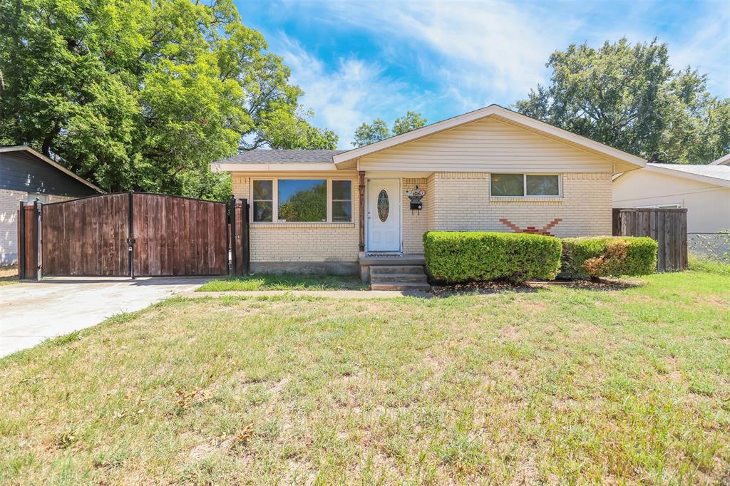 Powell Cir, Mesquite, TX 75149