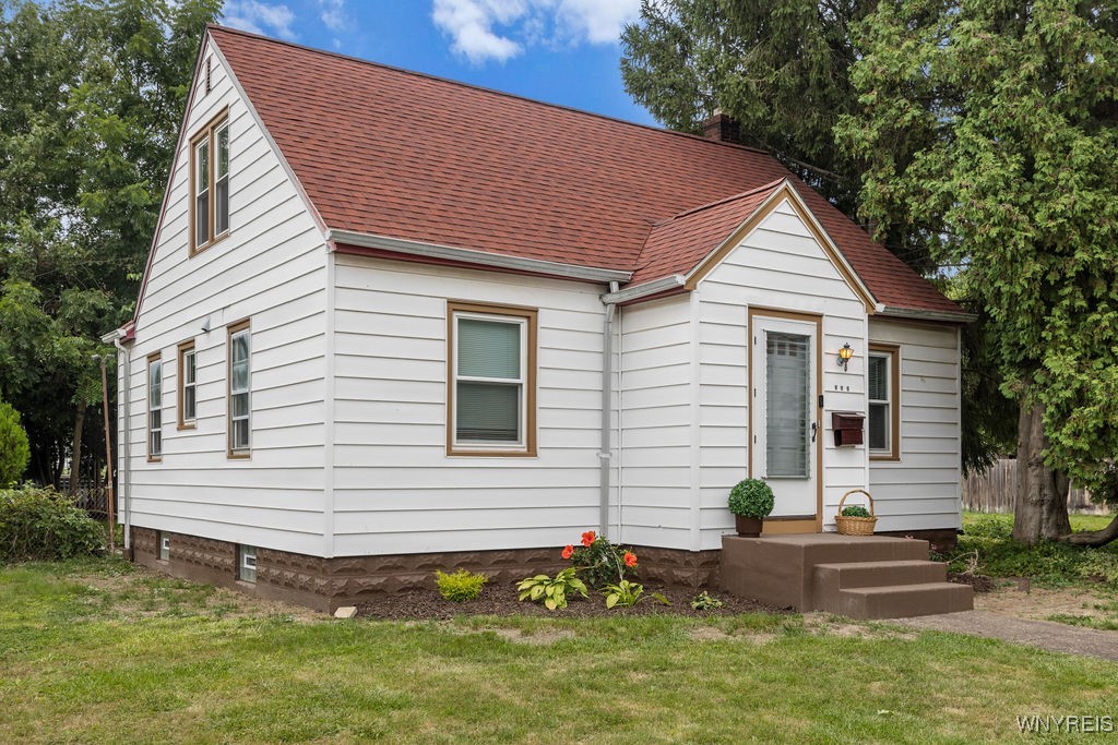 73rd St, Niagara Falls, NY 14304