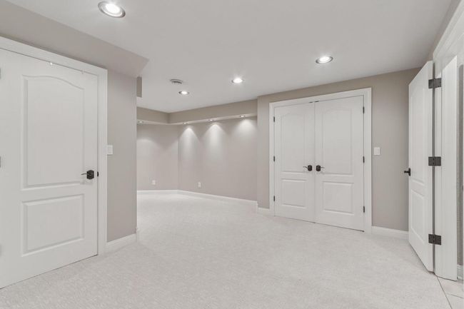 1601 Cedar Bend, House other with 5 bedrooms, 4 bathrooms and null parking in Hartland WI | Image 64