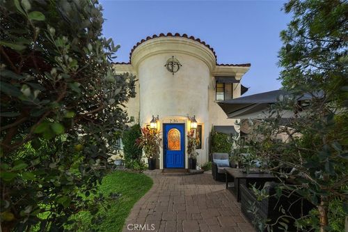 736 14th St, Huntington Beach, CA, 92648-3437 | Card Image