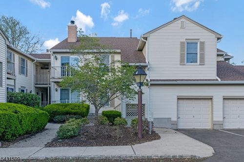 24 Springvalley Blvd, Basking Ridge, NJ, 07920-3105 | Card Image