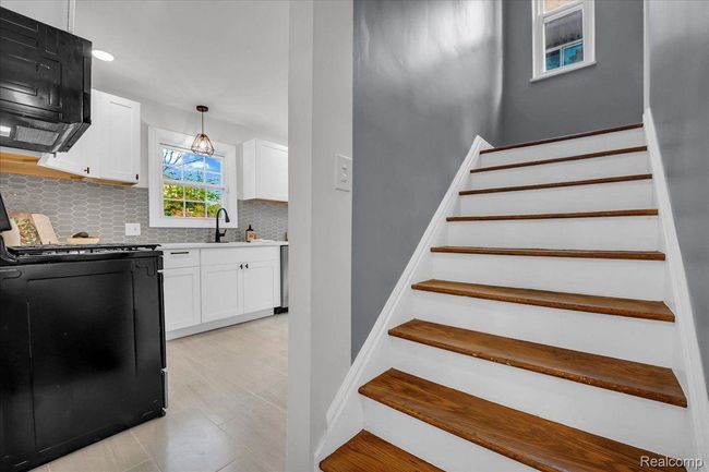 17550 Ohio St, House other with 3 bedrooms, 2 bathrooms and null parking in Detroit MI | Image 19
