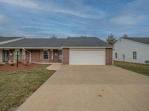1215 Shepherds Dr, MOBERLY, MO, 65270-3704 | Card Image