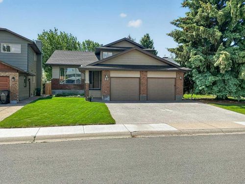 63 Wildwood Cres W, Lethbridge, AB, T1K6C8 | Card Image
