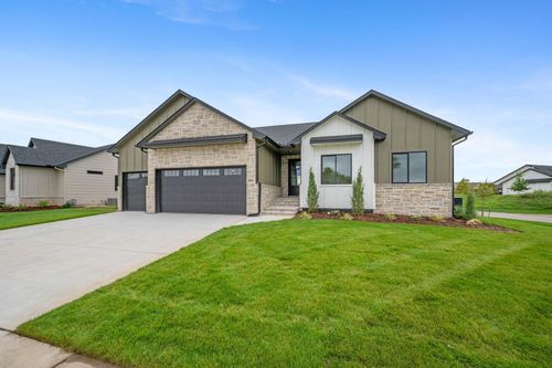 8513 Pebble St, Maize, KS, 67101-8720 | Card Image