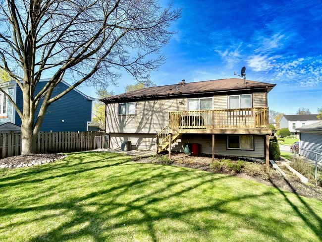 765 Woodside Dr, House other with 3 bedrooms, 2 bathrooms and 2 parking in Roselle IL | Image 25