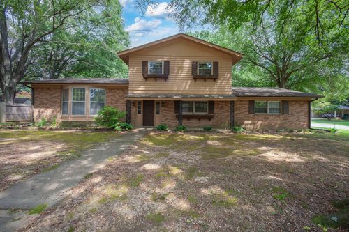 42 Fieldcrest Dr, Jackson, TN, 38305-3050 | Card Image